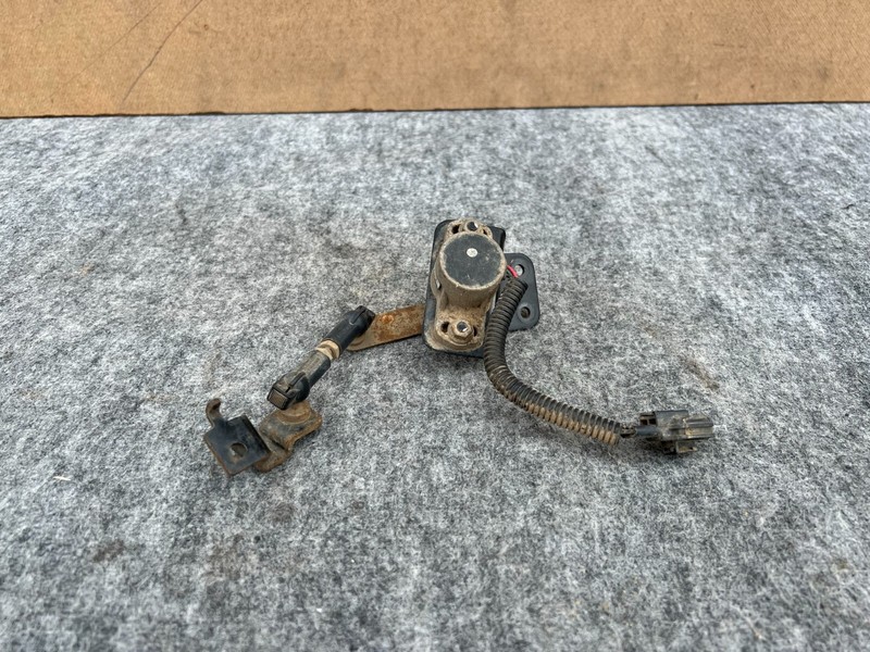 INFINITI QX80 QX56 2011-2017 OEM REAR LEFT DRIVER HEIGHT LEVEL SENSOR