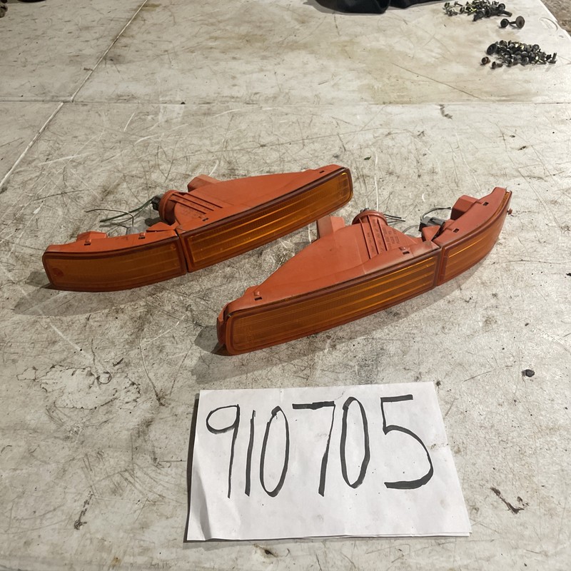 Lexus LS400 Front Bumper Left Right Turn Signal Marker Light Lamp 1995-1997 SET
