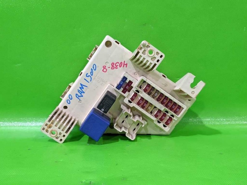 00 01 RAM 1500 INTERIOR CABIN FUSE RELAY BOX OEM 4038-8