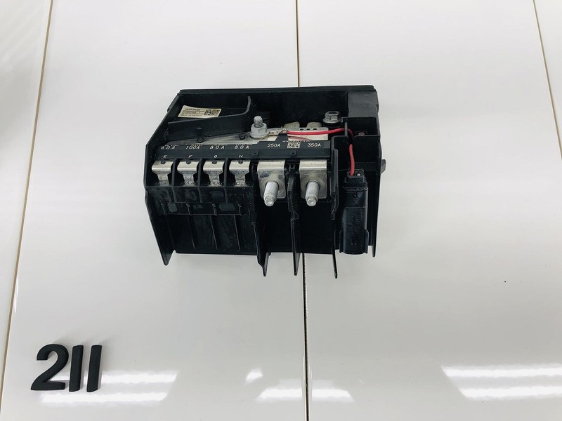 16-23 CHEVROLET MALIBU 1.5L L4 GAS ENGINE MOTOR BATTERY DISTRUBUTION BOX OEM