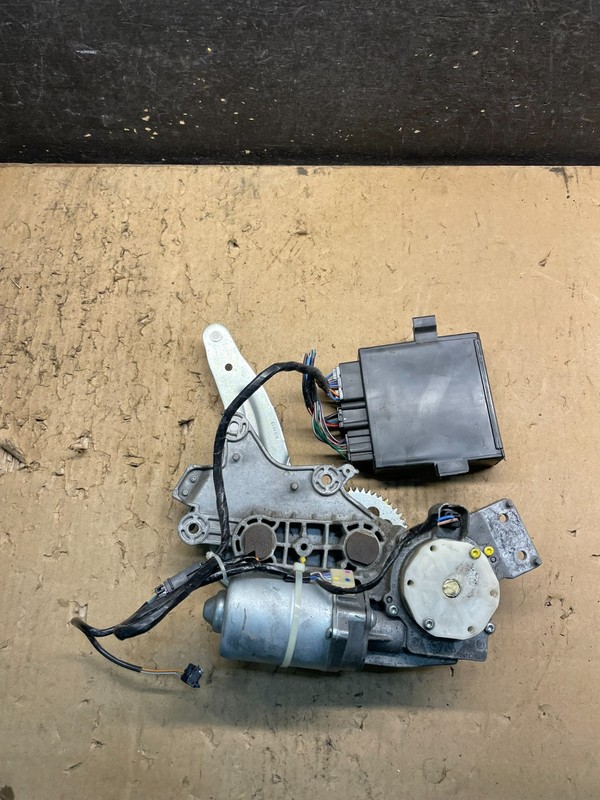 2007 2008 Acadia Enclave Escalade Suburban Liftgate Door Module Motor W6880 DG
