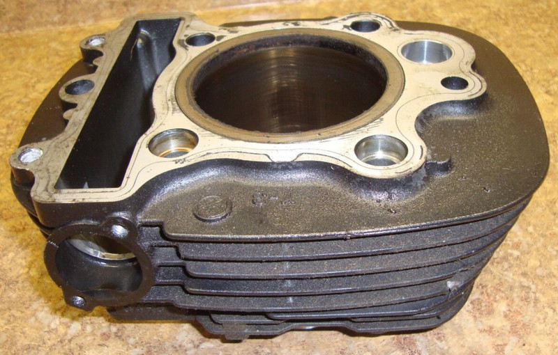 2004 Yamaha XVS650 XVS 650 A V Star Engine Front Cylinder Jug Barrel 04 Vstar