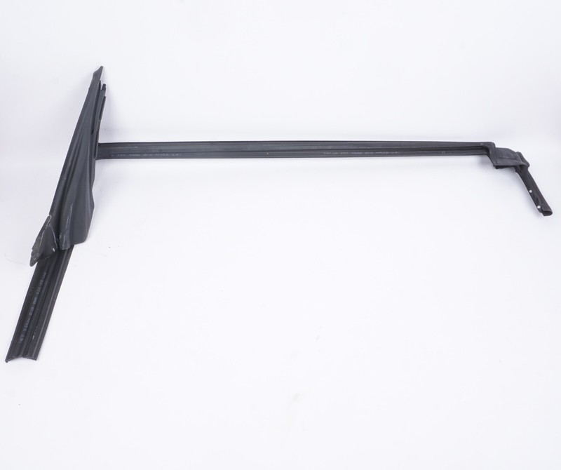 2021 - 2025 BMW 430i M440 M4 COUPE CONVERTIBLE RIGHT DOOR SEAL GASKET