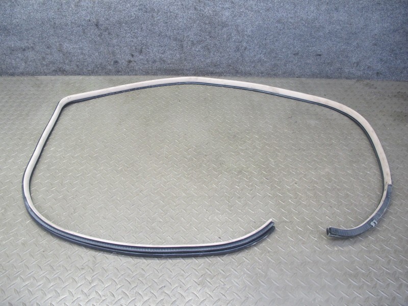 2003-2007 LEXUS LX470 FRONT RIGHT DOOR WEATHERSTRIP RUBBER SEAL GASKET