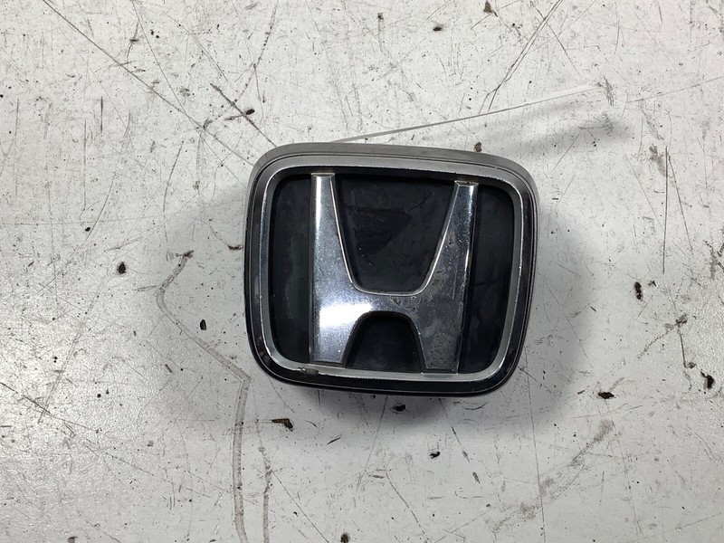1998 Honda Accord 4DR Front Bumper Emblem Gray 75705-S84-A00 OEM