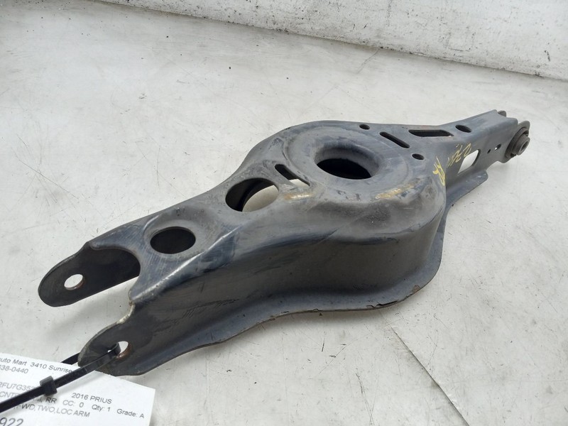16-19 TOYOTA PRIUS 1.8L FWD AT PASSENGER SIDE REAR LOWER CONTROL LOCATING ARM