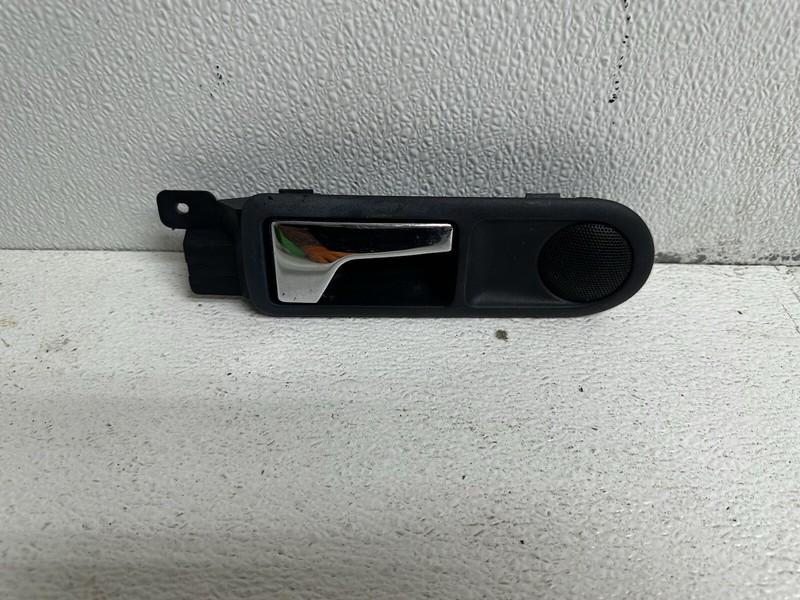 2000-2005 VW Passat Right Rear Passenger Interior Door Handle w Speaker Oem
