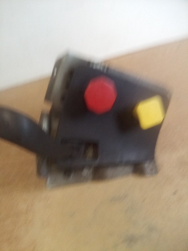 Volvo VNL 20456538, 50011231 Air & Trailer Brake Valve Assembly
