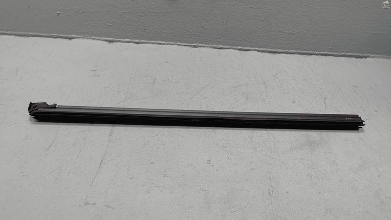 2018-2019 TOYOTA CAMRY FRONT RIGHT SIDE DOOR WINDOW INNER WEATHERSTRIP SEAL OEM