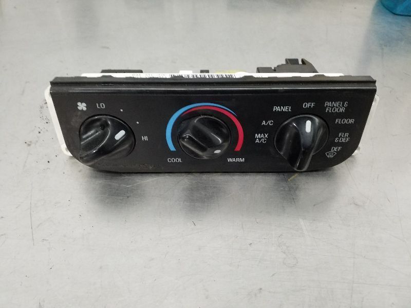 Temperature Control Heritage With AC Fits 99-04 FORD F150 PICKUP 180124
