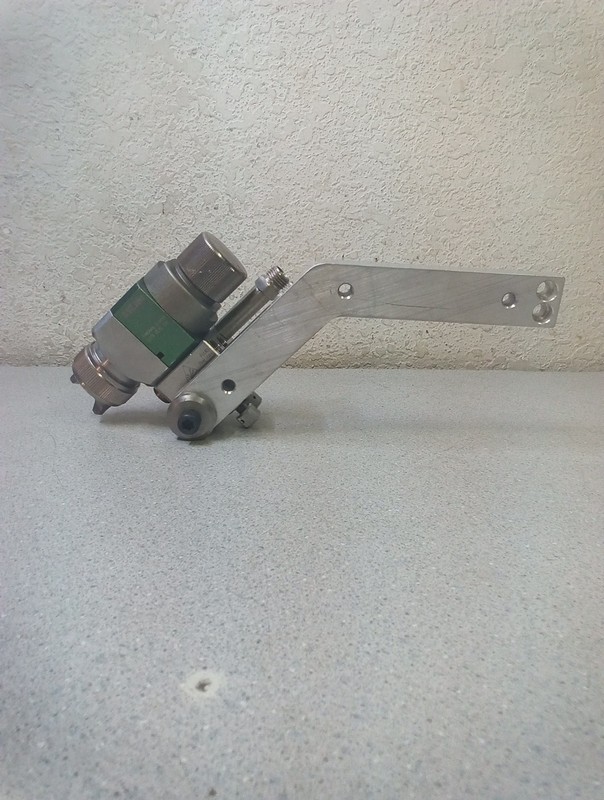 Devilbiss Compact Automatic Spray Gun w/ Mounting Block BH11 9HL, UK