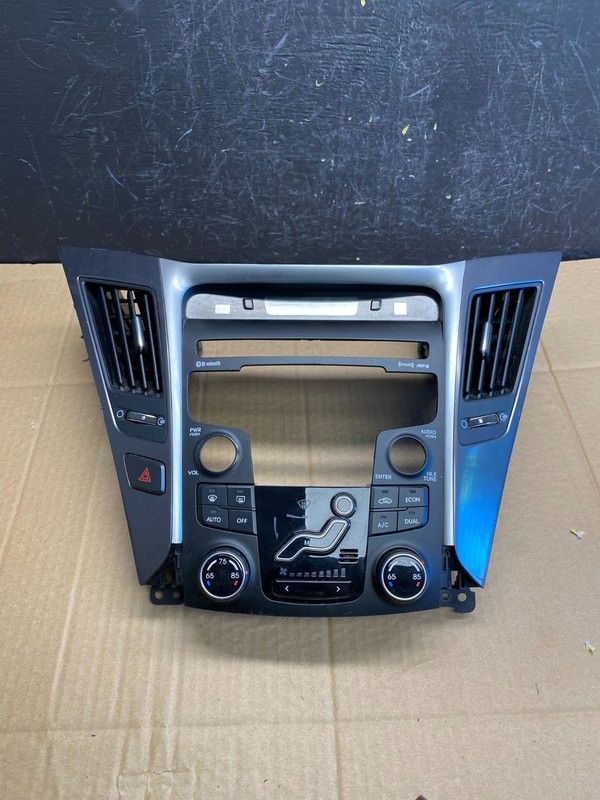 2011 - 2014 Hyundai Sonata Center Radio Climate Control Air Vent Bezel AC9266 DG