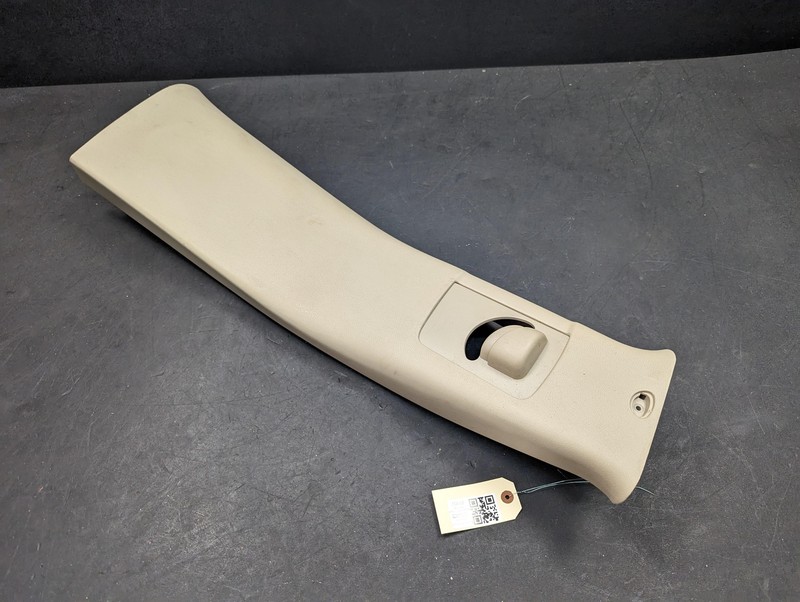 Right B Pillar Upper Trim Panel 2019 Jeep Cherokee 6FF58HL1AA 2020 - 2022