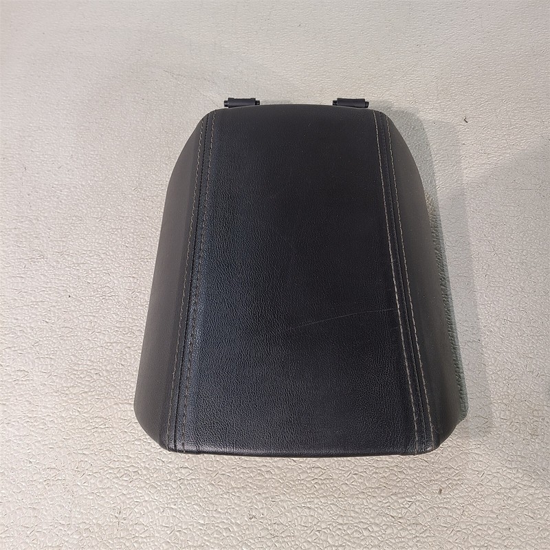 10-15 Camaro Ss Coupe Center Console Arm Rest Stitched Aa7459