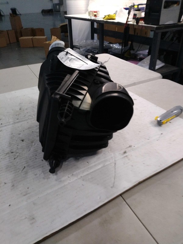 2016 Land Rover Range Rover Sport Air Cleaner Assembly Grey 5.0L Used Part