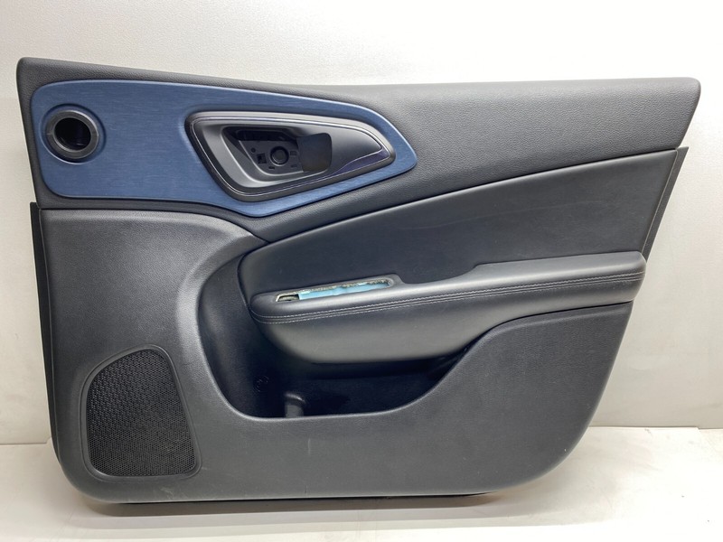 2015-2017 CHRYSLER 200 RIGHT FRONT INTERIOR DOOR PANEL TRIM BLACK OEM
