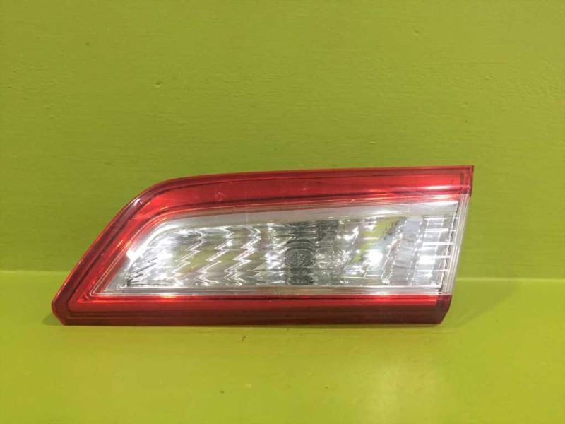 12 13 14 CAMRY PASSENGER RIGHT LID MOUNT TAILLIGHT LAMP OEM 3280-36