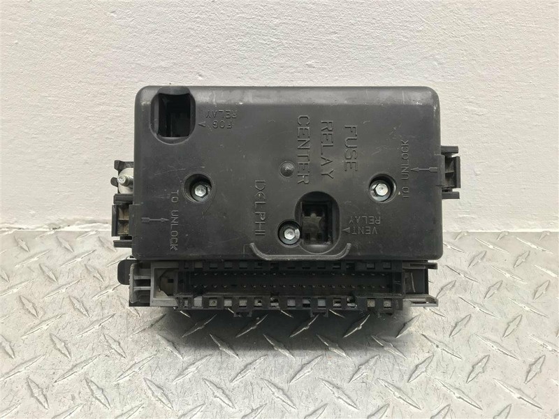 2004 2005 TRAILBLAZER ENVOY 4.2L INTERIOR CABIN FUSE BOX OEM 15197529
