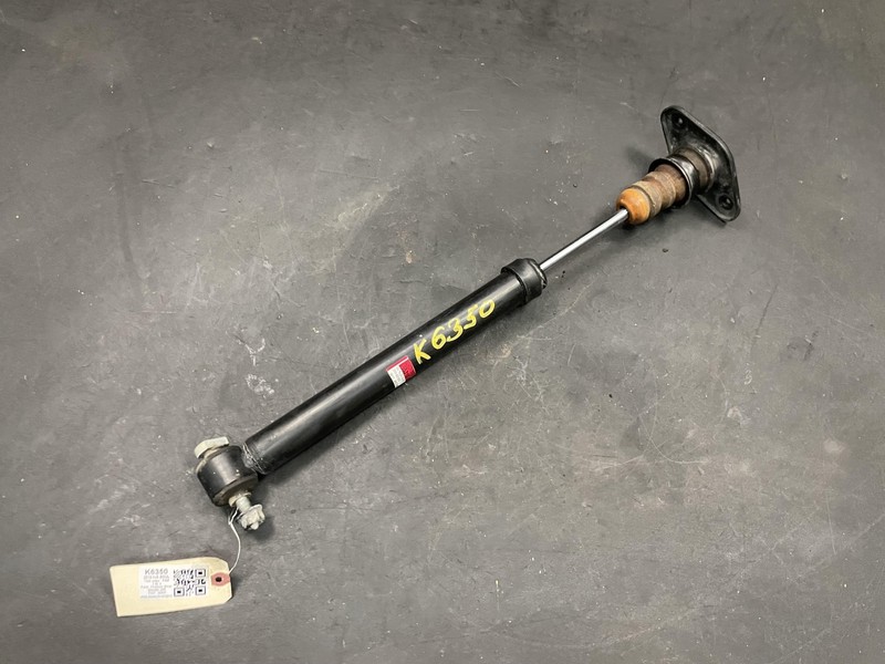 Rear Left Shock Absorber 2019 Kia Soul 55310-B2030 2014 2015 2016 2017 2018