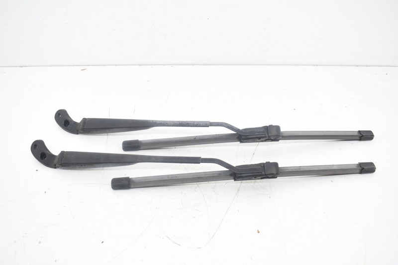 2006 Mini Cooper S R53 Windshield Wiper Arms Pairs Set OEM KW69