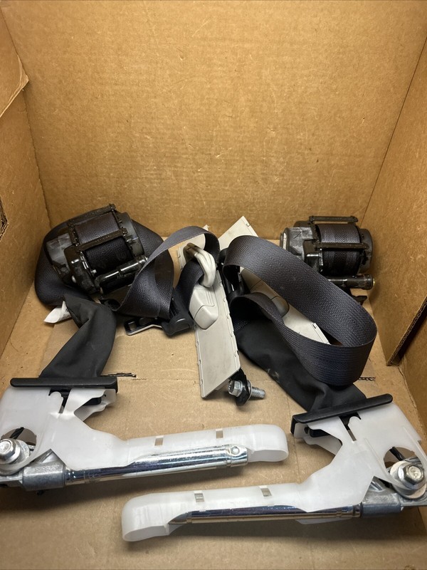 2013-2018 Nissan Sentra Front Seat Belts Seatbelts Retractor Driver Passenger