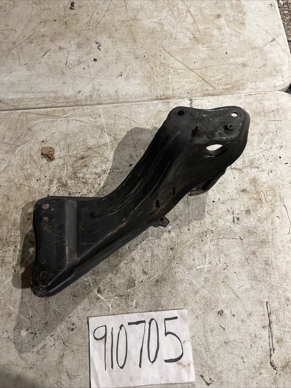 95-00 LS400 RIGHT PASSENGER FRONT RADIATOR CORE SUPPORT STRUT ROD MOUNT BRACKET