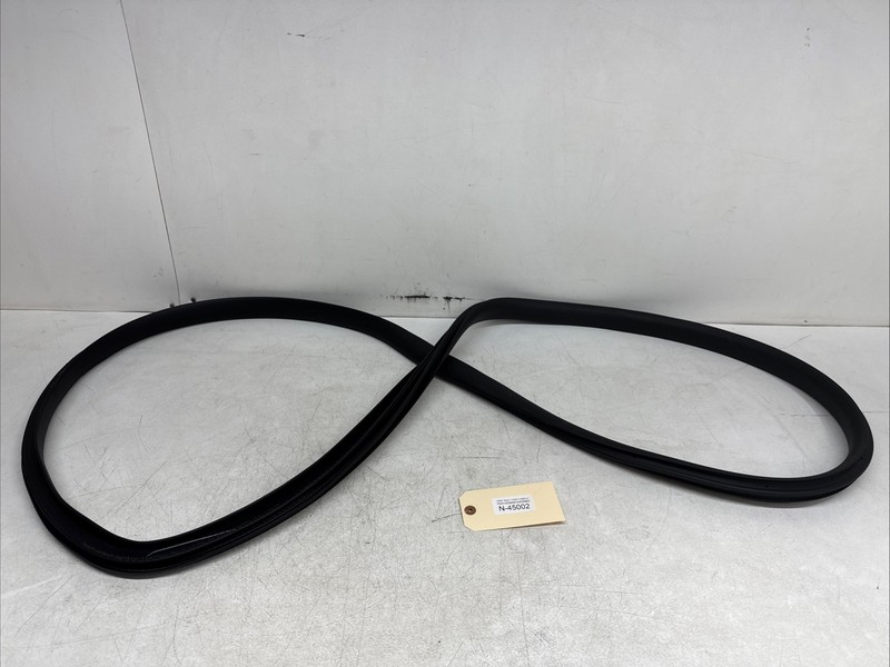 2026 Tesla Y Rear LH Door Body Weatherstrip Rubber Seal Left 1997365-00-A 45002