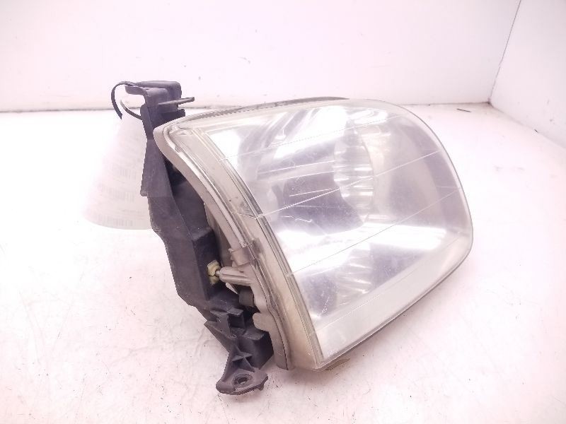 01-04 TOYOTA SEQUOIA SR5 PASSENGER SIDE FRONT HEADLIGHT ASSEMBLY