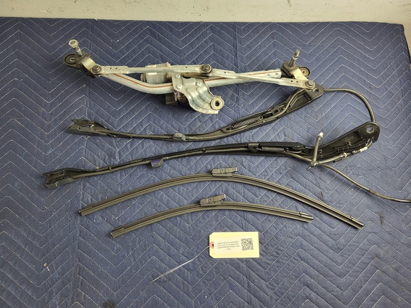 Used Oem Alfa Romeo Front Windshield Wiper Motor & Linkage for 2018-2024 Stelvio