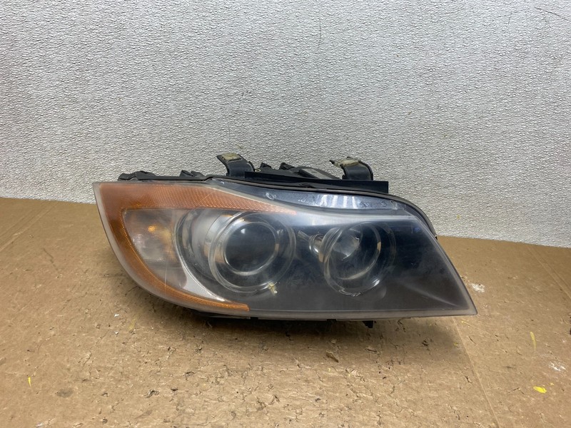 Xenon HID AFS 2006 to 2008 BMW 3 Series Headlight Right Passenger Side OEM V6400