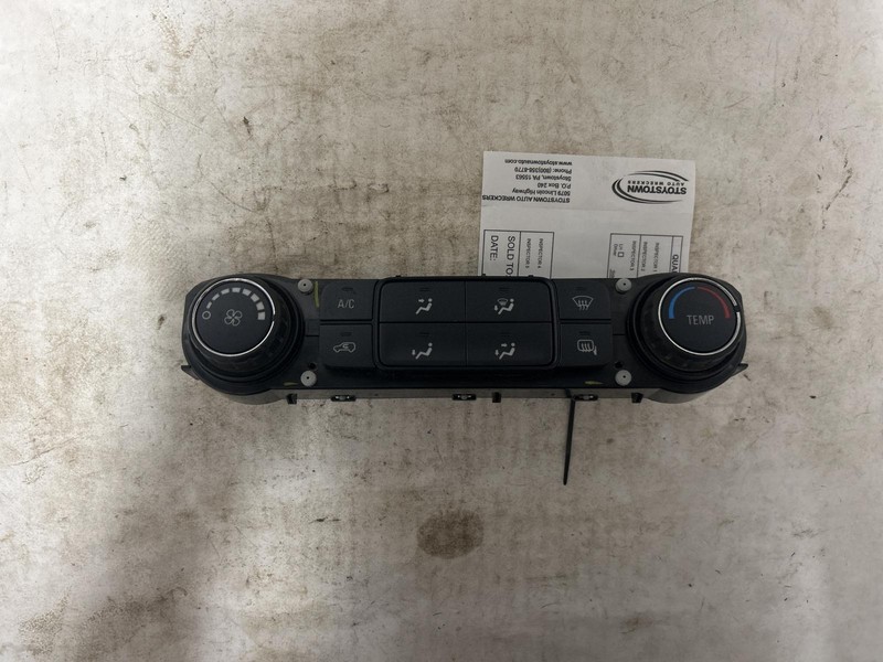 2016 CHEVROLET SILVERADO 3500 Heat AC Controller C67 23486621 OEM 16 17