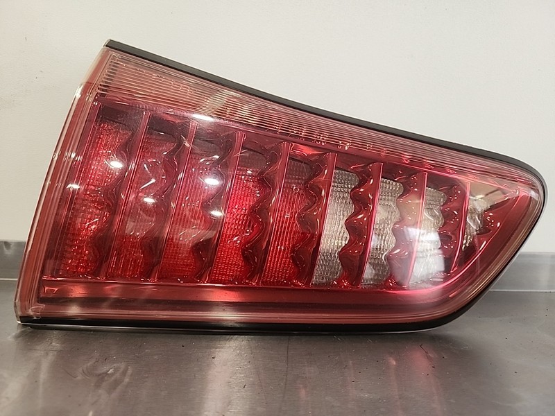 11 12 13 14 15 16 17 INFINITI QX56 QX80 RIGHT TAILLIGHT LIFT GATE MOUNT RR OEM