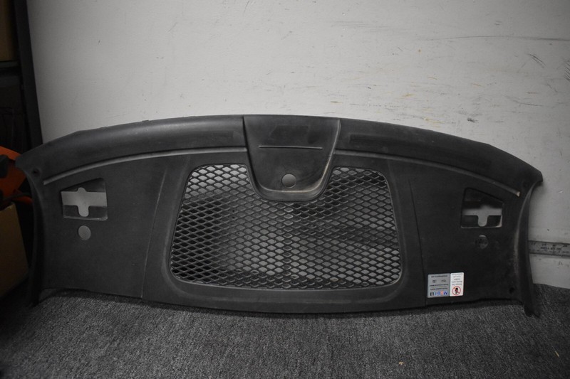 2019-2020 PORSCHE MACAN FRONT LOWER SIGHT SHIELD FACTORY OEM