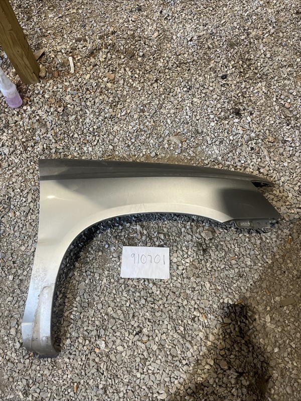 2002 - 2007 TOYOTA HIGHLANDER HYBRID RIGHT PASSENGER SIDE FENDER