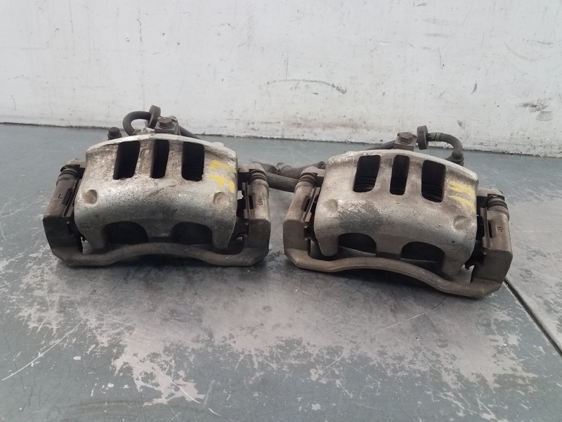 2007 Grand Marquis / Crown Vic Victoria Front Brake Calipers #2679 VV2