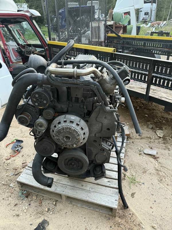 2009 International Complete Running Engine 122 ,993 Mil on cluster