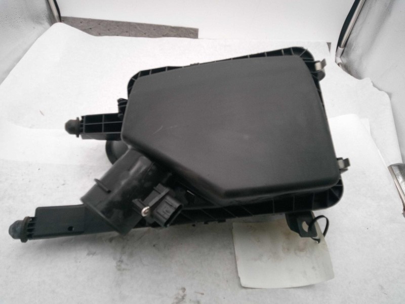 Used Air Cleaner Assembly fits: 2012 Chevrolet Malibu 2.4L VIN 0 8th digit opt L