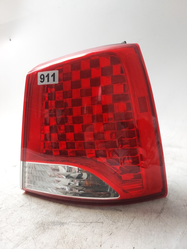 2011- 2013 Kia Sorento Tail light RH Passenger Side Tail Light Brake Lamp OEM