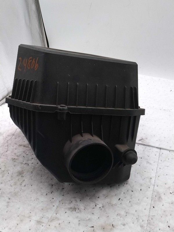 2013 Chevrolet Equinox Air Cleaner Assembly OEM 23262740 Used 120K Miles