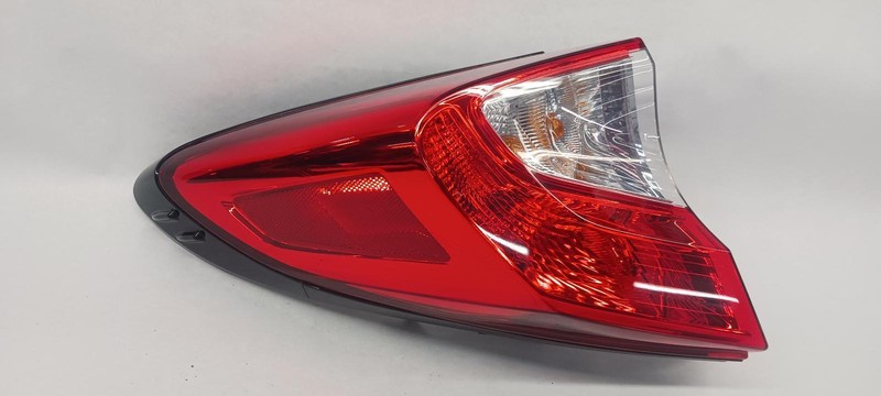 18-'22 TOYOTA C-HR Left Driver Taillight OEM Grade A