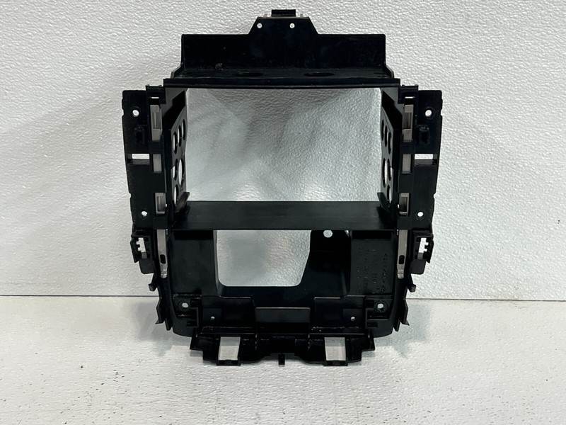 06-10 Mercedes R350 Navigation Double DIN Dash Mount OEM