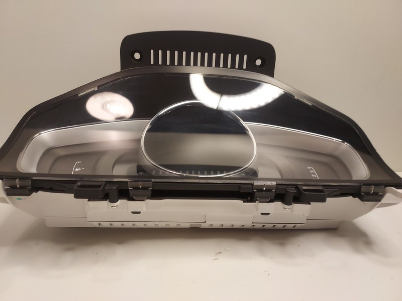 2014-18 Volvo V60 Instrument Cluster Speedometer OEM 31327793 165684 miles