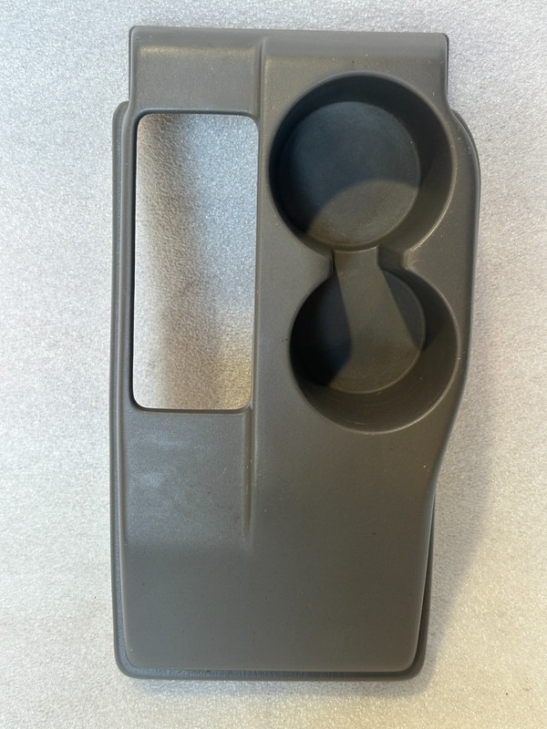 01-04 TOYOTA TACOMA 2WD AUTO FLOOR SHIFT SHIFTER BEZEL CONSOLE TRIM CUP HOLDER