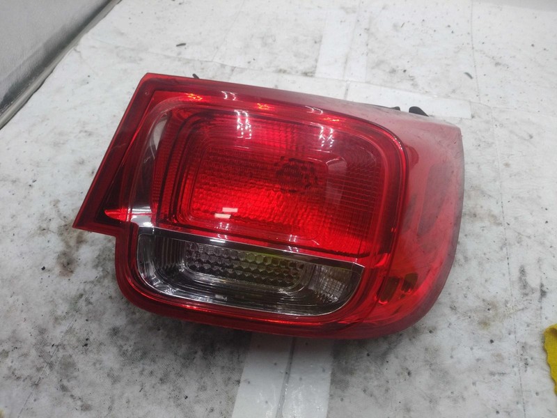 Used Right Tail Light Assembly fits: 2015 Chevrolet Malibu ECO lid mounted R. Ri