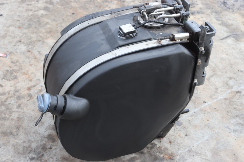 2013-2020 KENWORTH T680 PACCAR MX-13 DIESEL EXHAUST FLUID DEF TANK OEM