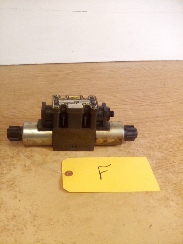 Parker D1VW20DNJCH5675XB027 Hydraulic Valve 24VDC
