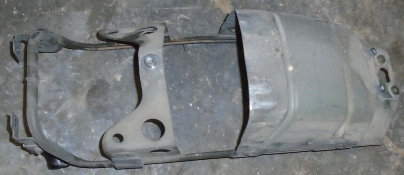 1998 Suzuki Marauder VL800 VL 800 Rear Back Fender Panel Mount Frame Inner Wheel