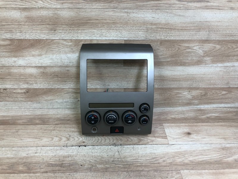 NISSAN TITAN ARMADA OEM FRONT AC CLIMATE SWITCH CONTROL RADIO BEZEL 04-07 2