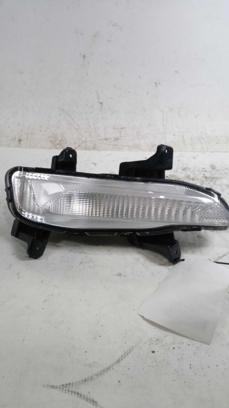 2019 KIA Optima Left Fog Light Assembly Grey 664545 34K Miles Used
