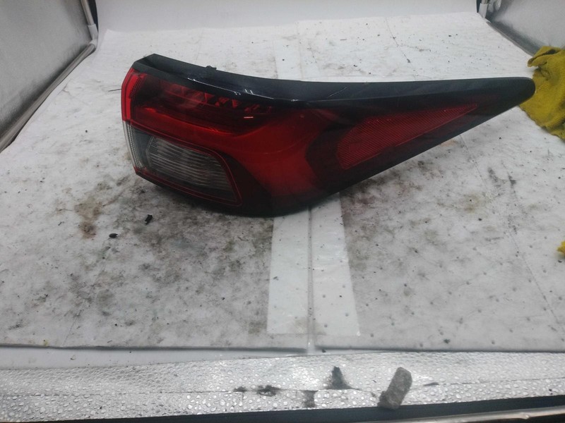 2023 Mitsubishi Outlander Right Tail Light Assembly Silver Used 115K Miles